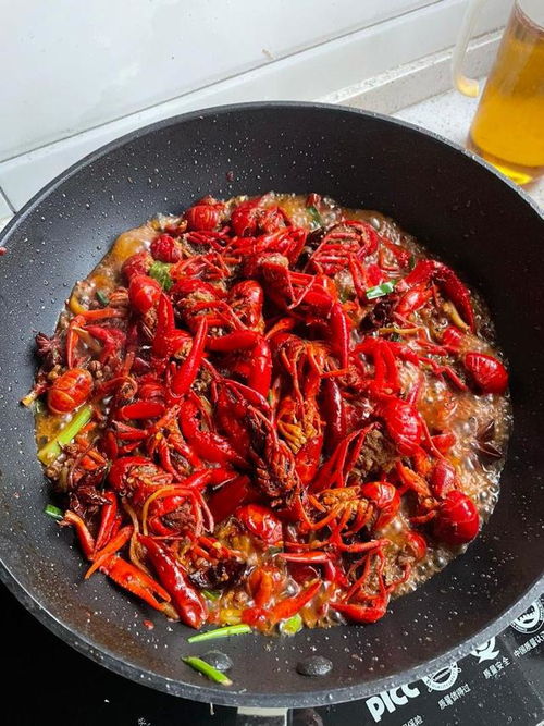 擔(dān)心飯館吃小龍蝦不干凈 一包調(diào)料一罐啤酒,手把手教你做小龍蝦